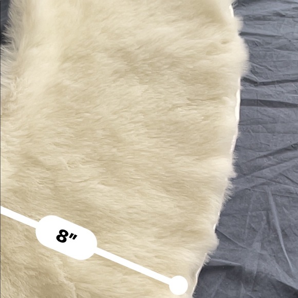 Faux fur tie scarf - Picture 5 of 5